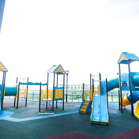 Апартаменти D'Pristine Medini By The One - 8Min Walk To Legoland Нусаяя Екстер'єр фото
