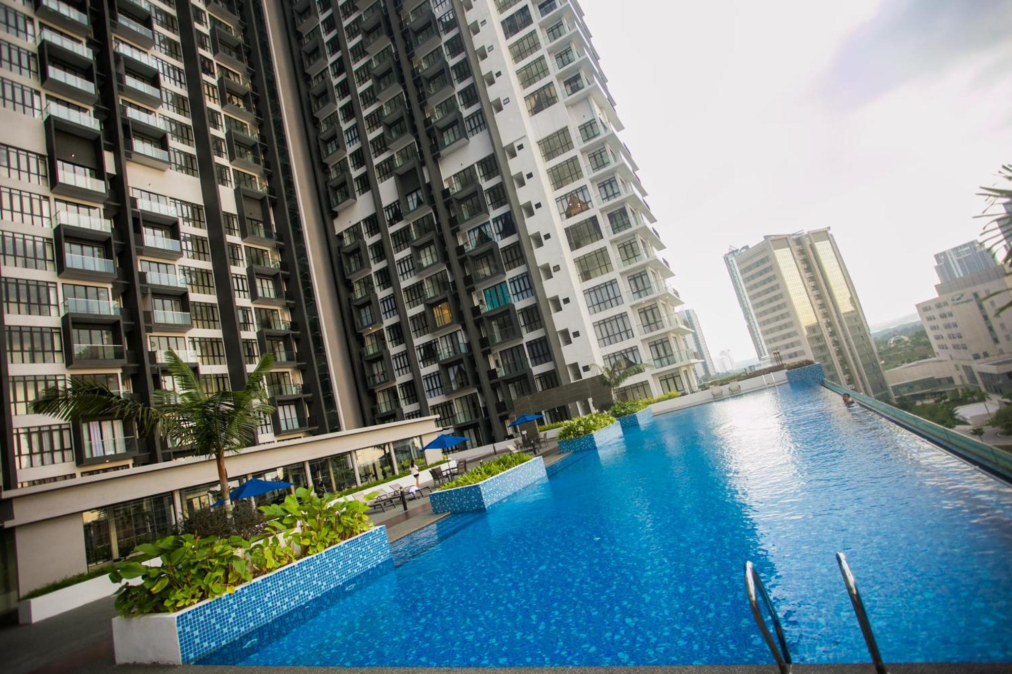 Апартаменти D'Pristine Medini By The One - 8Min Walk To Legoland Нусаяя Екстер'єр фото